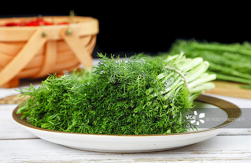 盘子里装着农家茴香菜图片素材