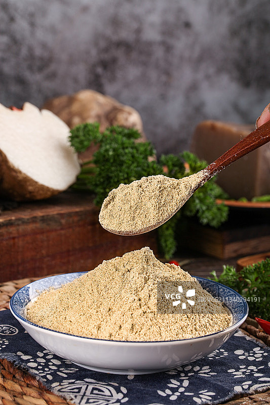 碗里装着魔芋粉图片素材