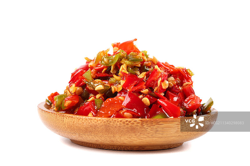 白底上放着一碟剁椒酱图片素材