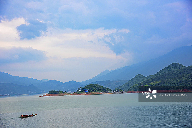 湘南洞庭”湖南郴州市资兴市5A级景区东江湖图片素材