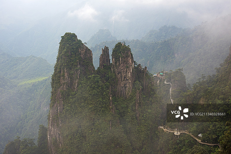 “人间仙境”、“天南第一峰”湖南郴州市宜章县蟒山五指峰图片素材