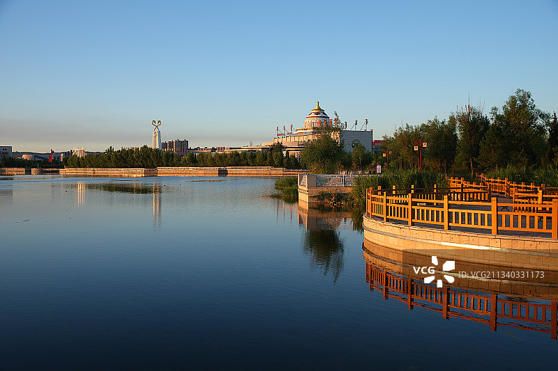夏日里的内蒙古锡林郭勒盟锡林浩特锡林湖和草原美景图片素材