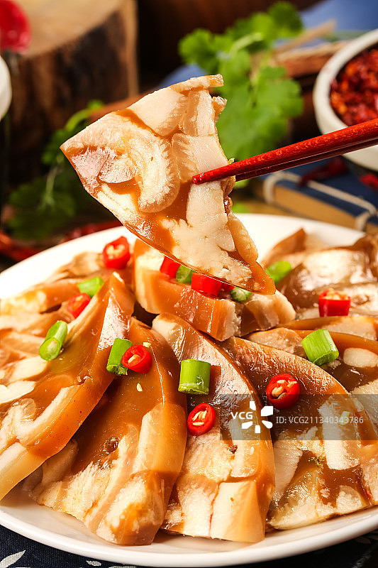 盘子里装着猪皮冻图片素材