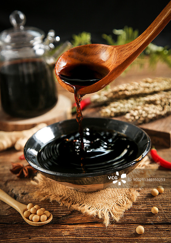 盘子里装着老陈醋图片素材