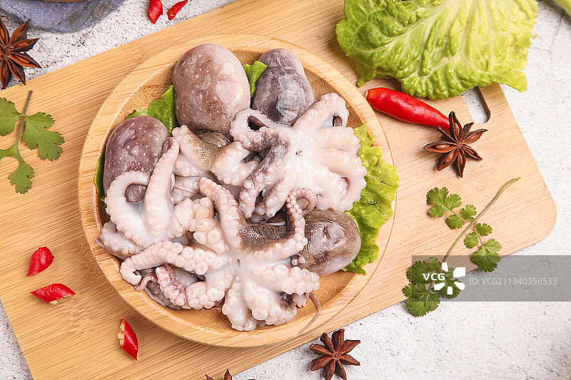 盘子里的八爪鱼图片素材