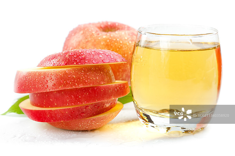 杯子里装着苹果汁图片素材