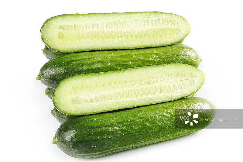 新鲜的山东小青瓜放在白底上图片素材