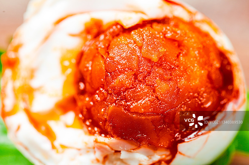 木底上的咸鸭蛋图片素材