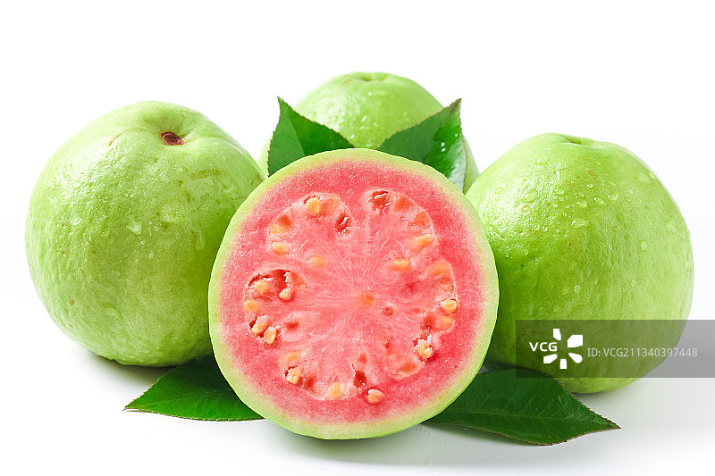 浅底上放着广西红心芭乐图片素材