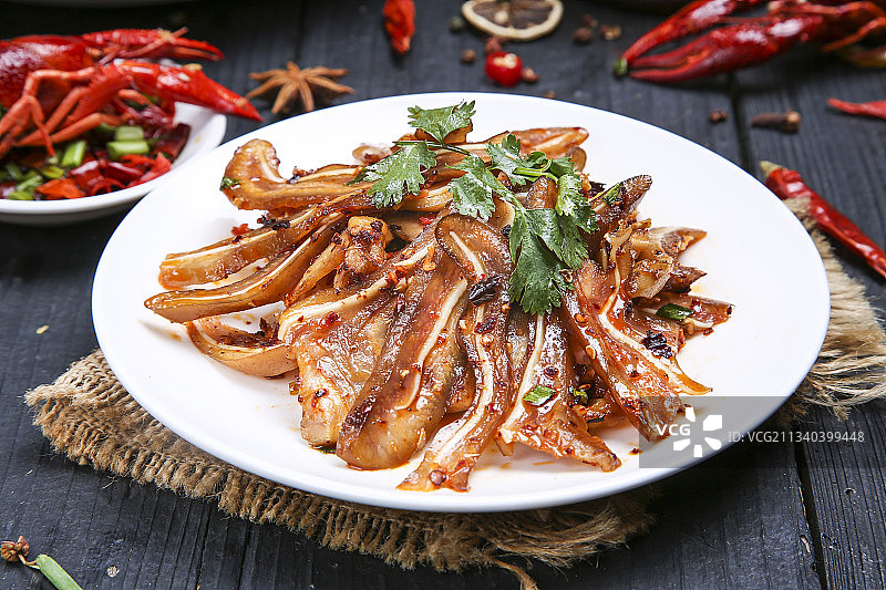 盘子里的凉拌猪耳朵图片素材