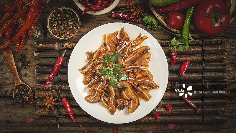 盘子里的凉拌猪耳朵图片素材