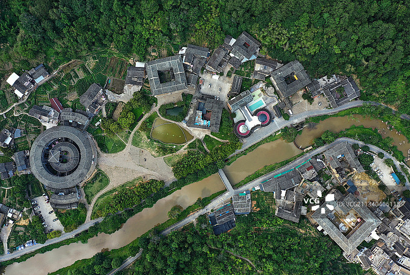 福建省龙岩市福建土楼永定景区洪坑土楼群振成楼航拍图片素材