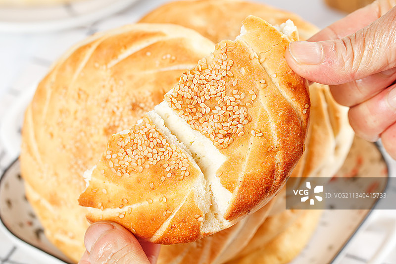 白格子底上的河南吊炉烧饼图片素材