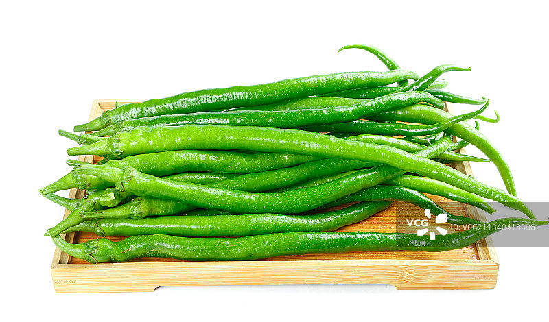 白底上放着二荆条辣椒图片素材