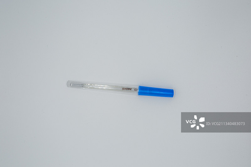 口罩体温计测温枪药品图片素材