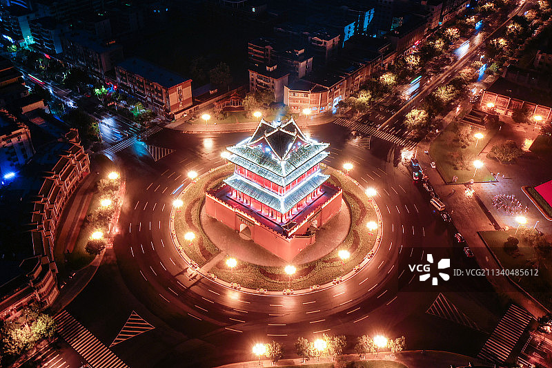 山西省临汾市尧都区鼓楼临汾鼓楼的夜景图片素材