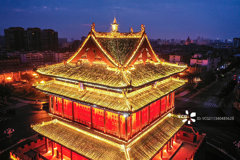 山西省临汾市尧都区鼓楼临汾鼓楼的夜景图片素材