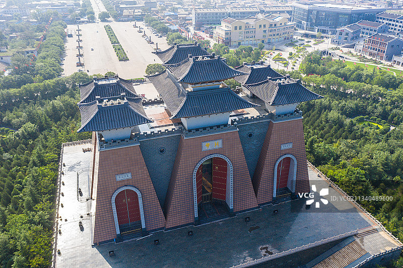 山西省临汾市尧都区华门天下第一门图片素材