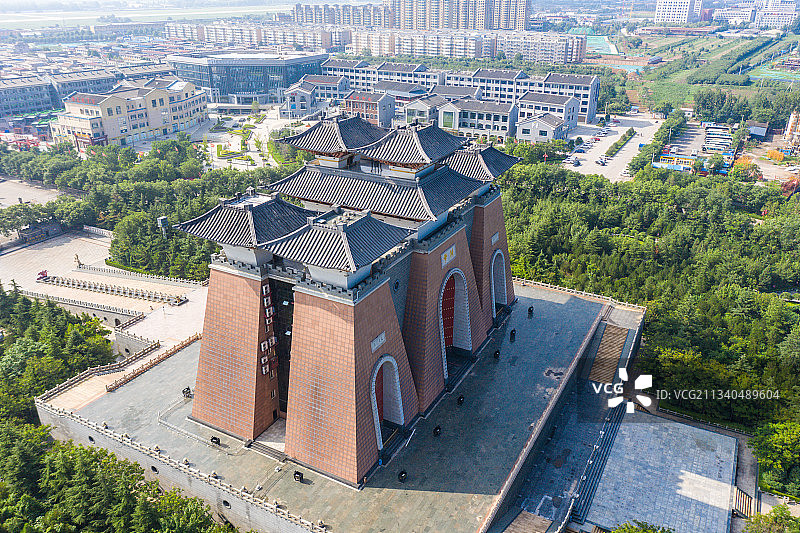 山西省临汾市尧都区华门天下第一门图片素材