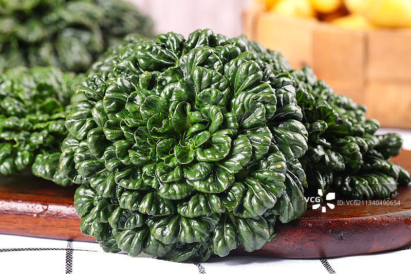 木板上的乌塌菜图片素材