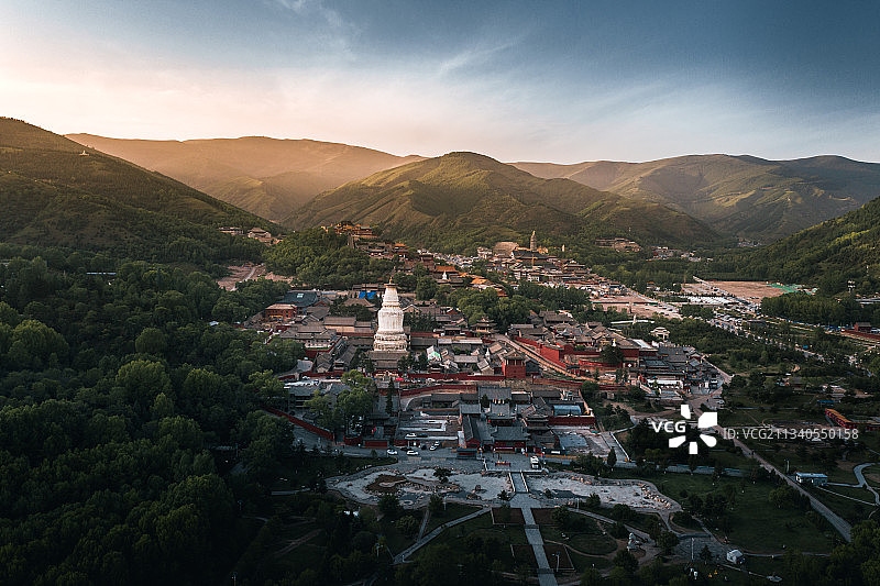 山西五台山黄昏全景图片素材