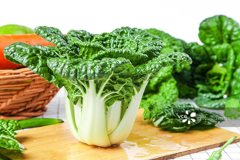 木板上的奶油白菜图片素材