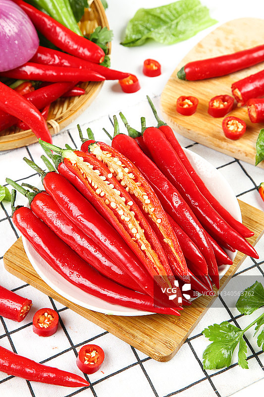 格子里放着辣椒图片素材