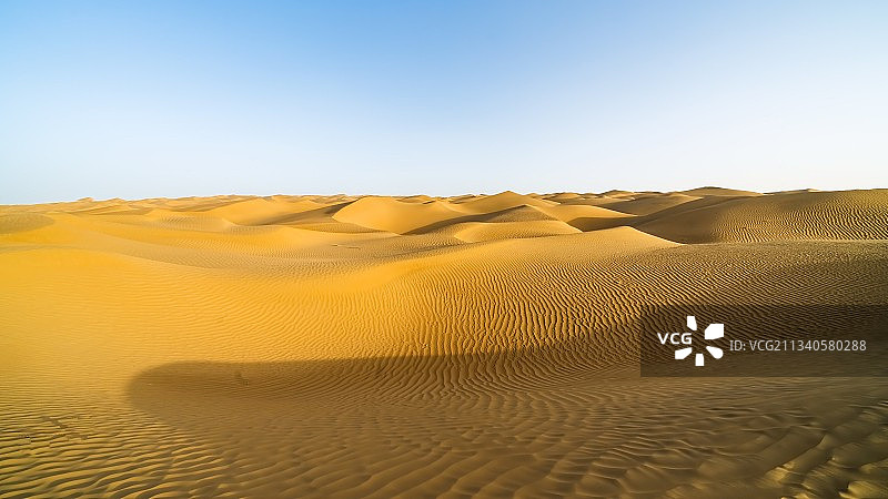塔克拉玛干沙漠风光图片素材