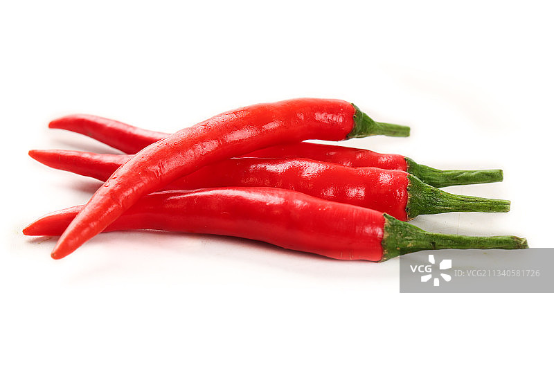 白底上摆放着红辣椒图片素材