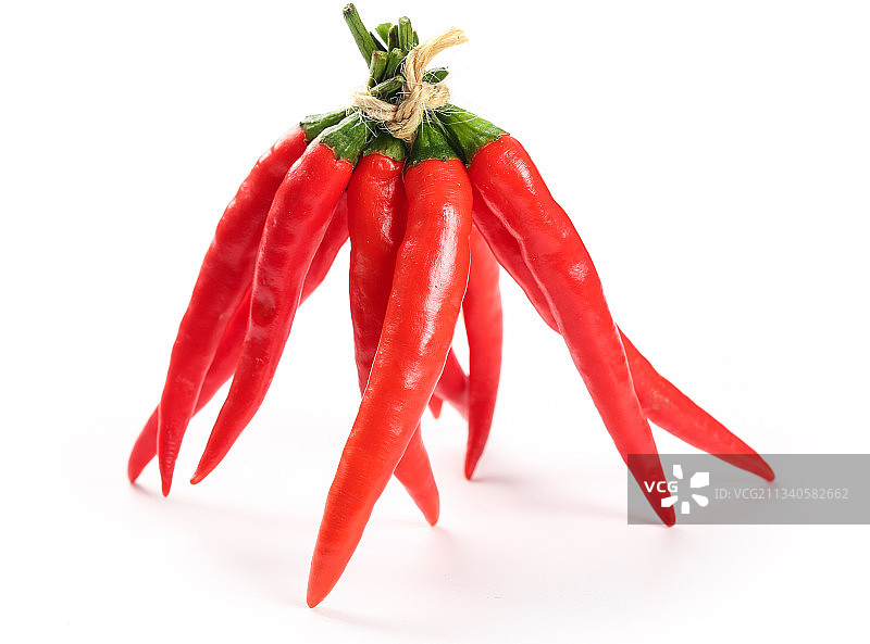 白底上摆放着红辣椒图片素材