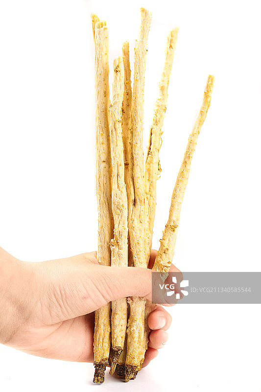手里拿着沙参图片素材