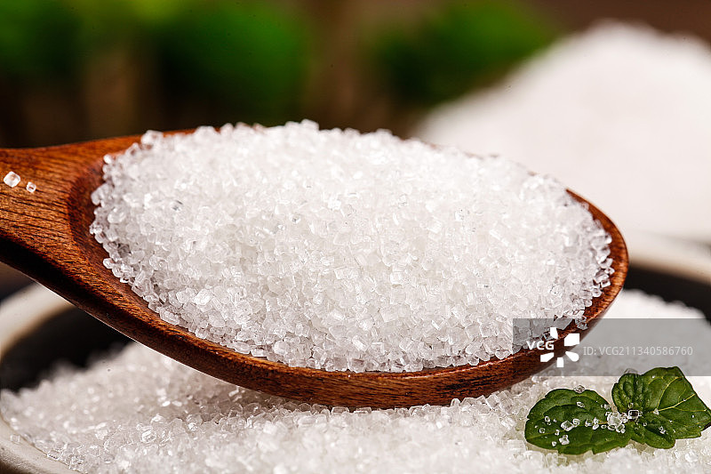 碟子里装着白砂糖图片素材