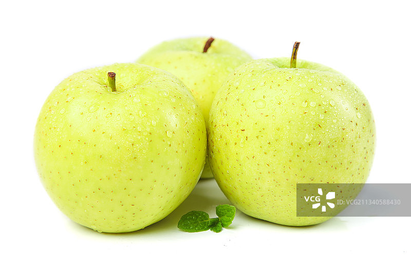 白底上摆放着王林苹果图片素材