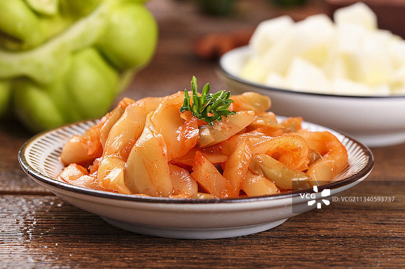 盘子里装着榨菜条图片素材