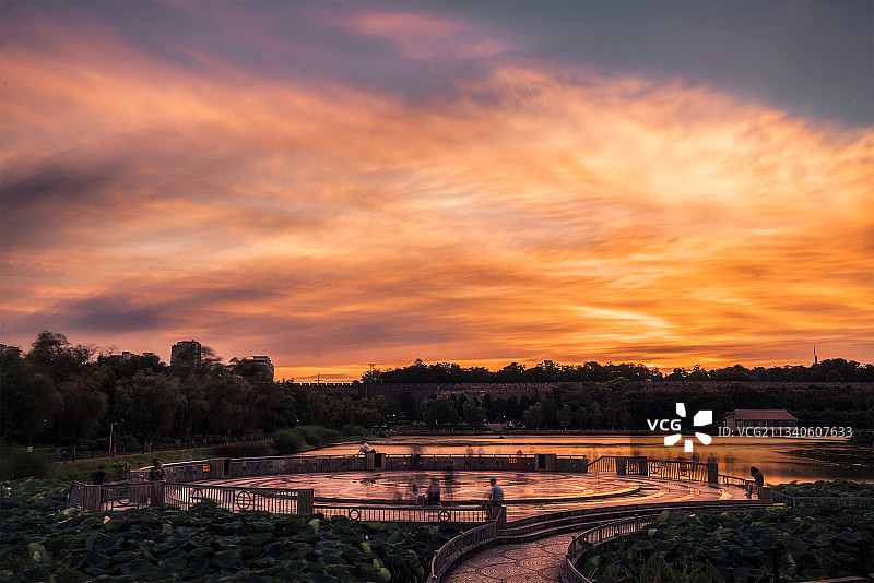 月牙湖晚霞图片素材