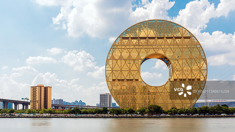 广州圆大厦图片素材