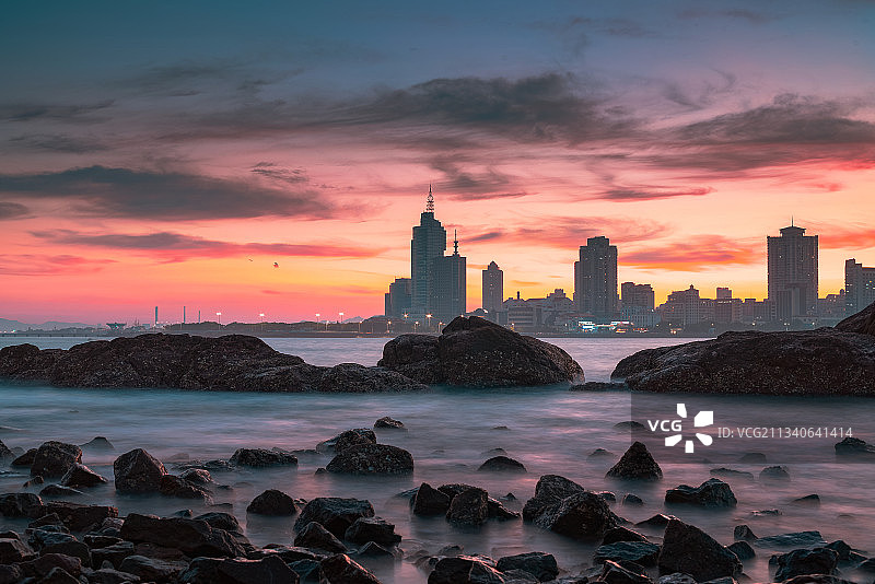 青岛前海湾小青岛公园夜色图片素材