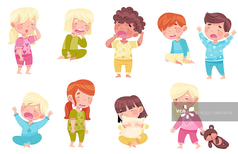 穿着睡衣昏昏欲睡的小男孩和女孩图片素材