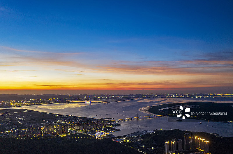 珠海唐家淇澳岛晚霞城市风光图片素材