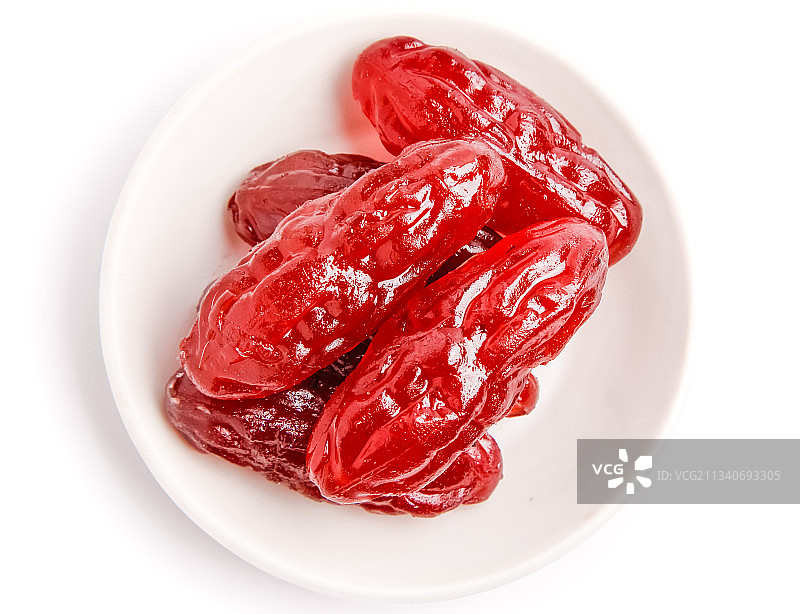 白底上放着一盘水晶紫薯仔图片素材