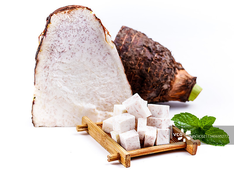 白底上的芋头切块图片素材