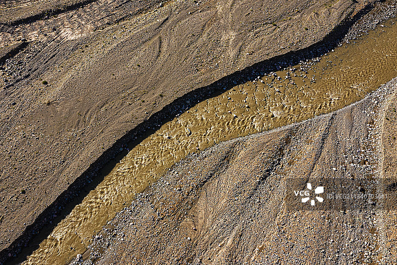 戈壁洪水河流图片素材