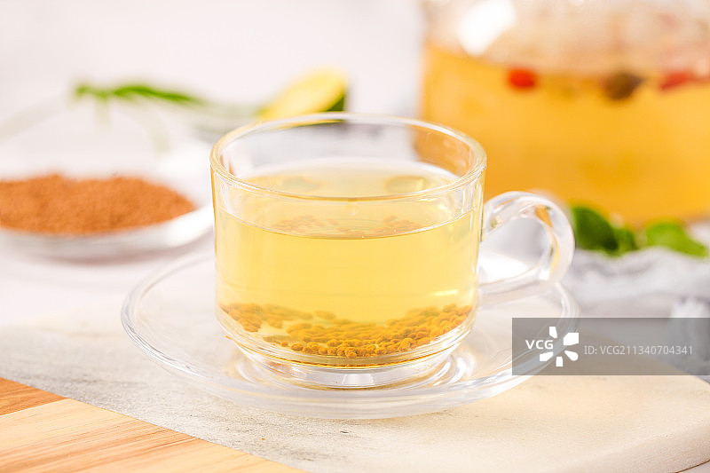 一杯苦荞麦茶图片素材