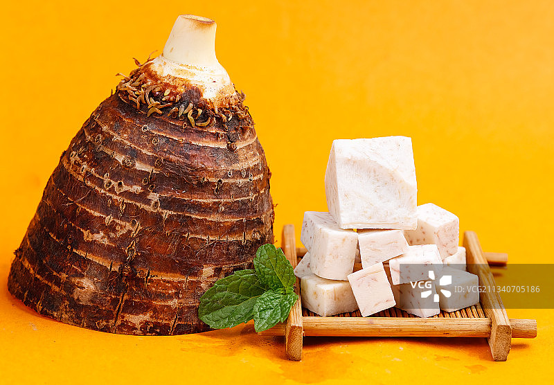 黄底上放着香芋图片素材