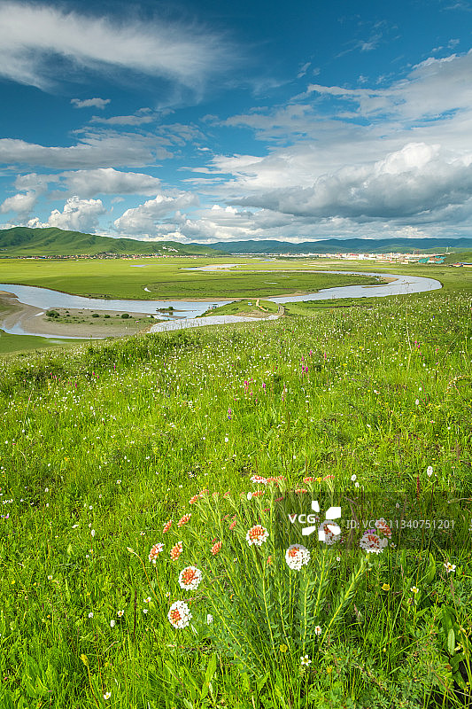 四川红原草原月亮湾蓝天白云自然风光图片素材