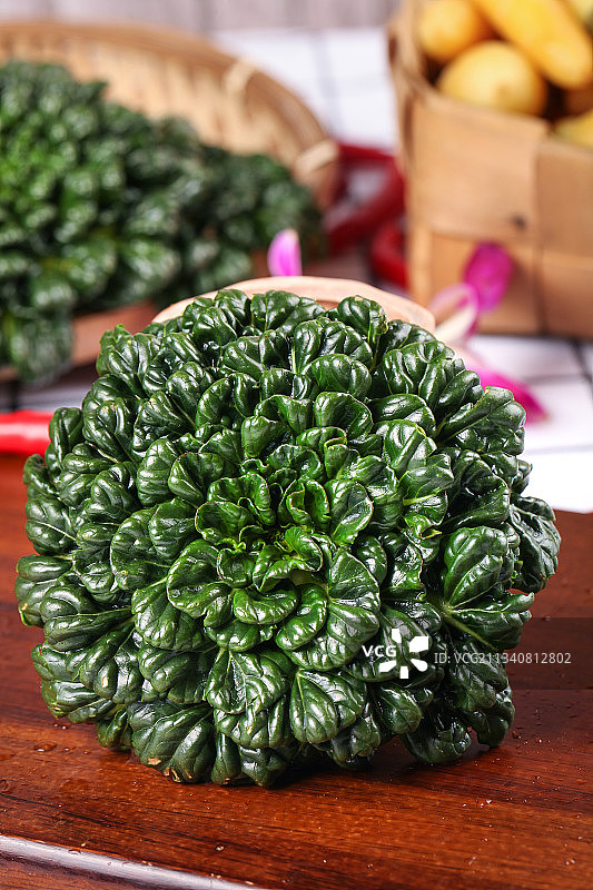 木板上的乌塌菜图片素材