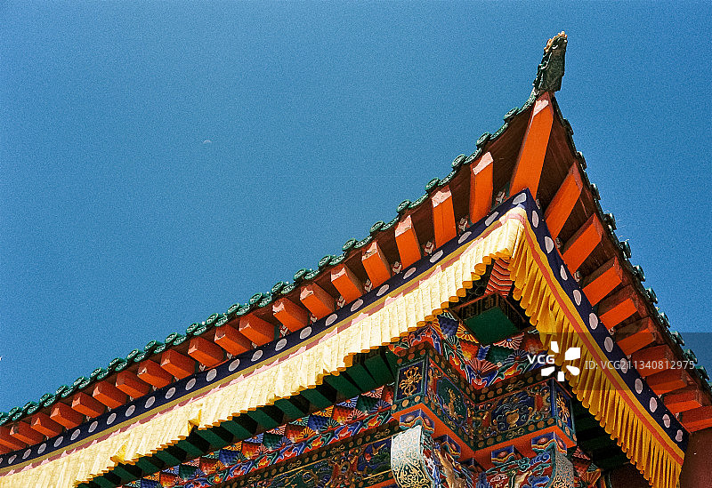 塔尔寺建筑特写蓝天图片素材