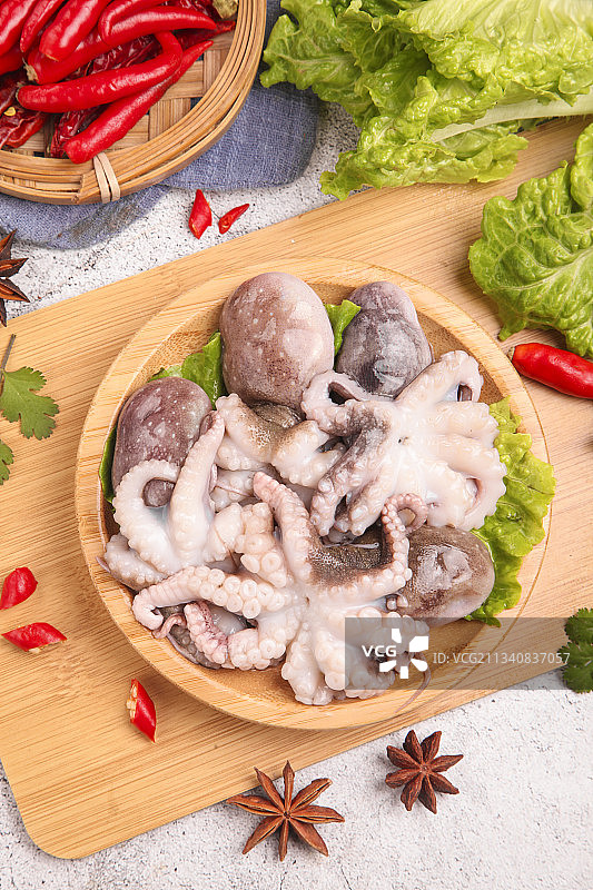 盘子里的八爪鱼图片素材