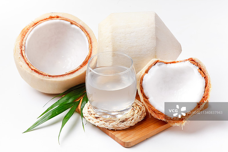 白底上放着泰国椰青图片素材