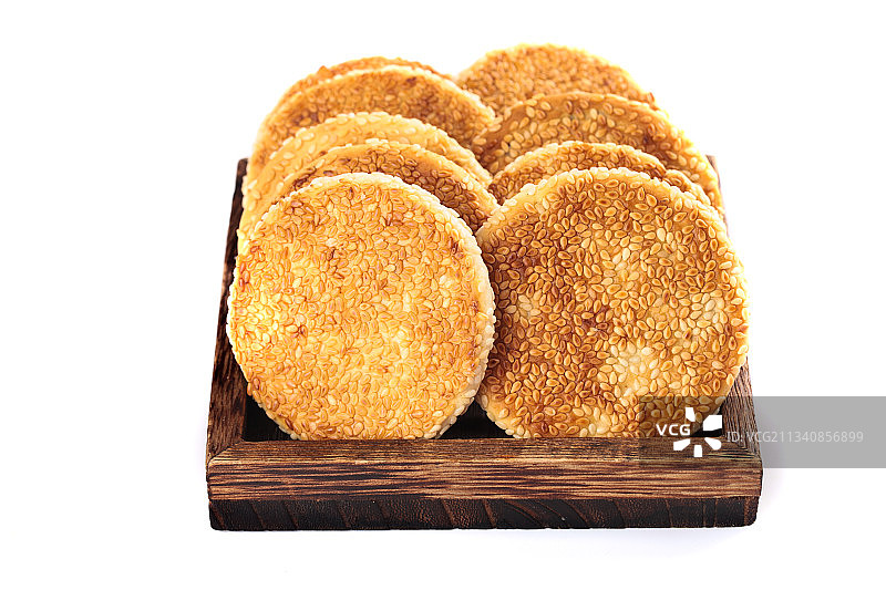 白底上放着一盘黄石港饼图片素材